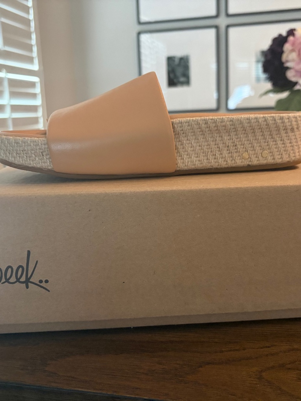 beek sandals/slides